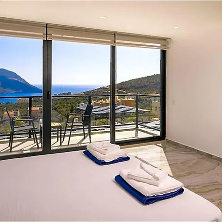 In Sleeps 10 Includes Swimming Pool Air Con And Wifi *